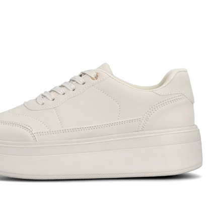 滑りにくいアウトソール