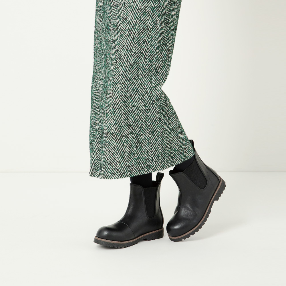 healmeミドルブーツ